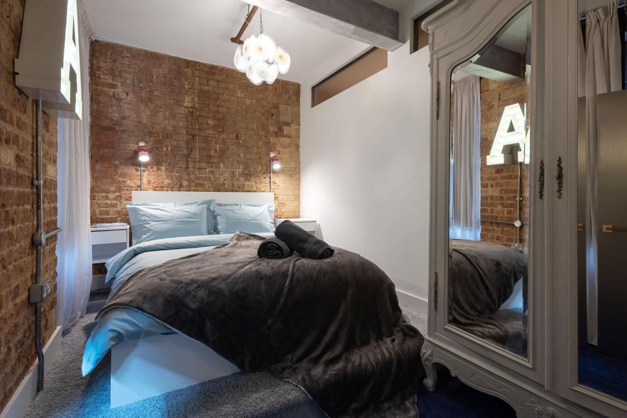 Amazingly Luxurious Loft Apartment, Soho - 3 Bedrooms, 2 Bath & Office London Eksteriør billede