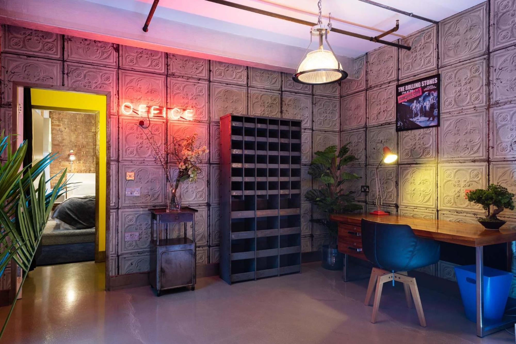 Amazingly Luxurious Loft Apartment, Soho - 3 Bedrooms, 2 Bath & Office London Eksteriør billede