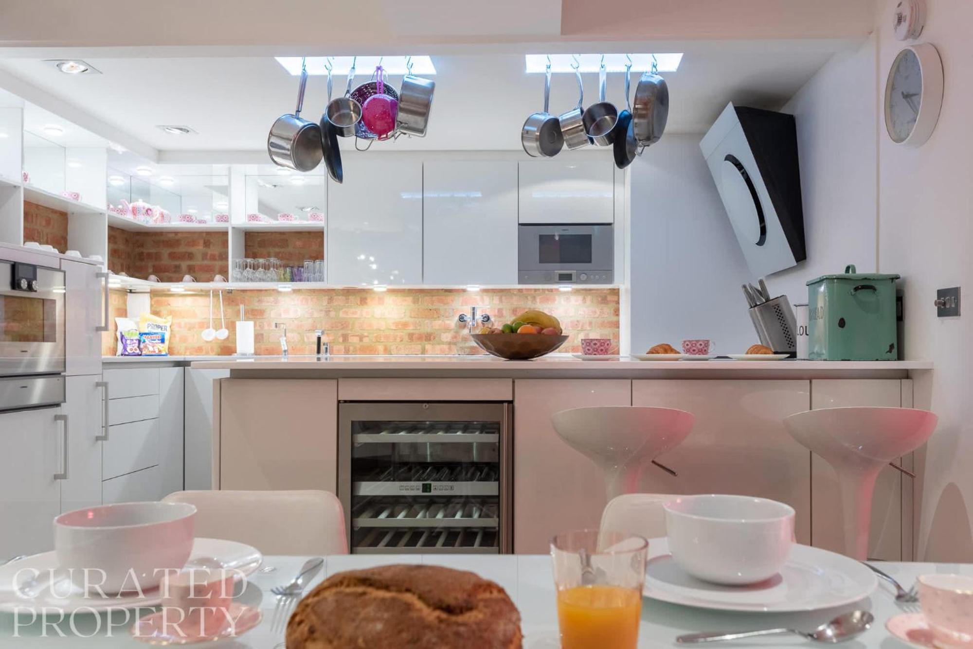 Amazingly Luxurious Loft Apartment, Soho - 3 Bedrooms, 2 Bath & Office London Eksteriør billede