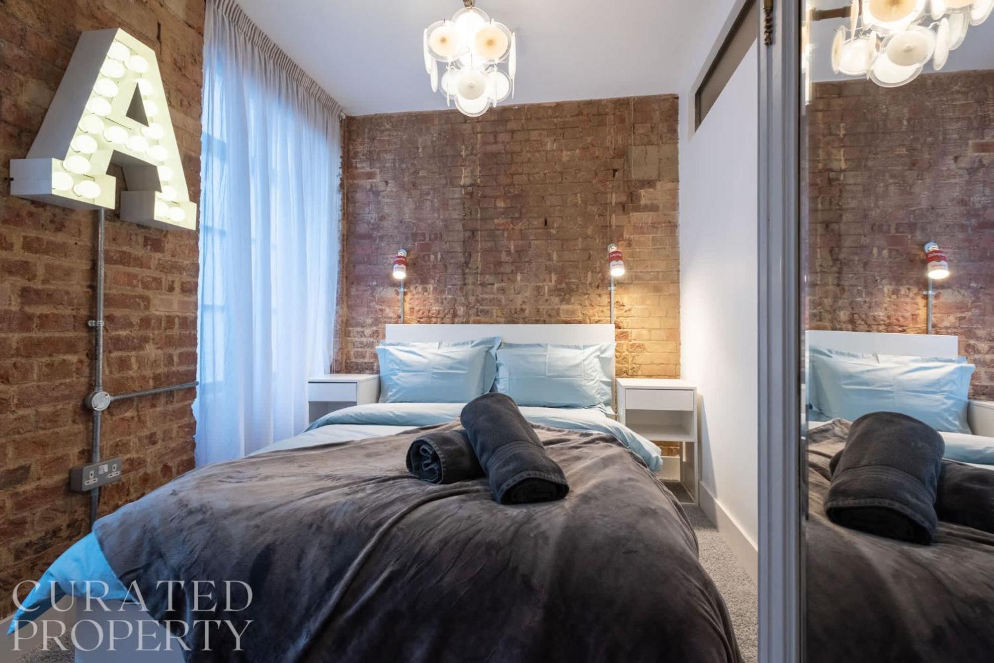 Amazingly Luxurious Loft Apartment, Soho - 3 Bedrooms, 2 Bath & Office London Eksteriør billede